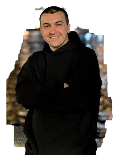 Михаил в черном худи